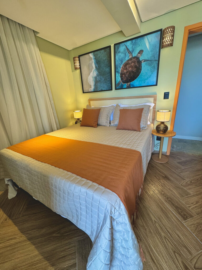 Suíte 10 – King size, banheira de imersão, vista mar